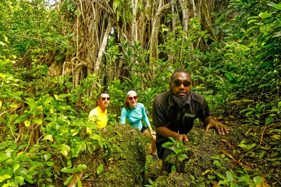 Vanuatu Ecotours Bushwalk (1) CREDIT VanuatuPocketGuide.com