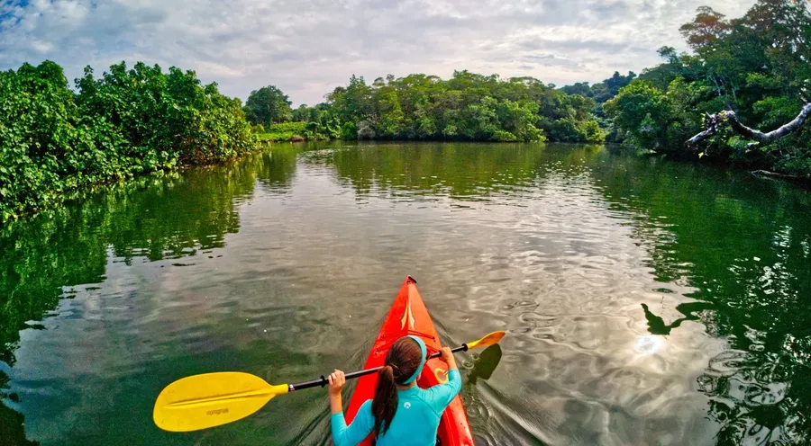 Vanuatu Ecotours Kayak (7) CREDIT VanuatuPocketGuide.com