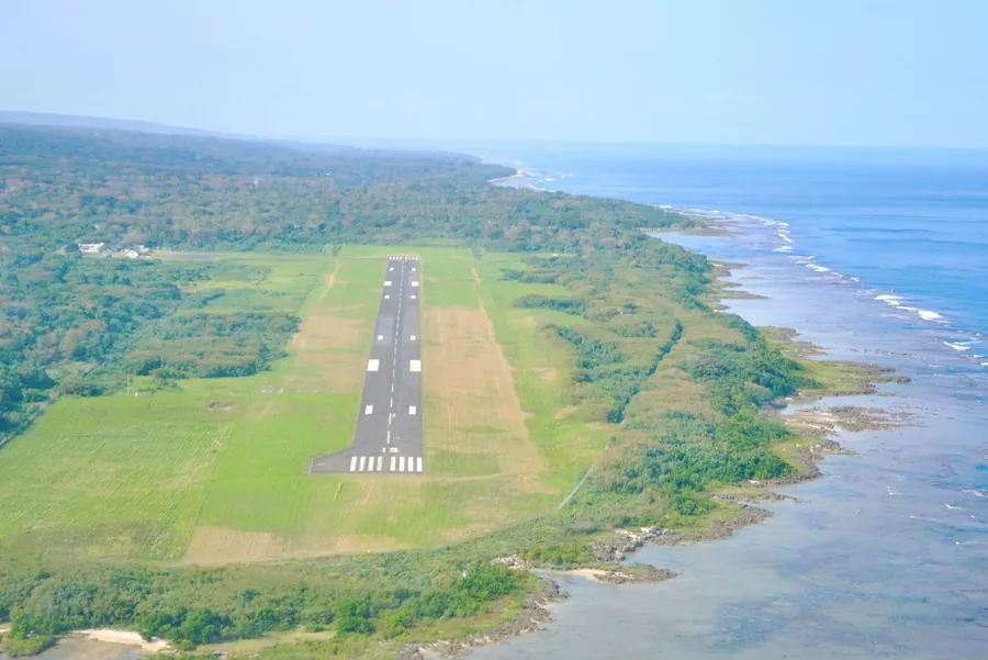 White Grass Tanna Airport Arrival Local (5) SEB CREDIT VanuatuPocketGuide.com