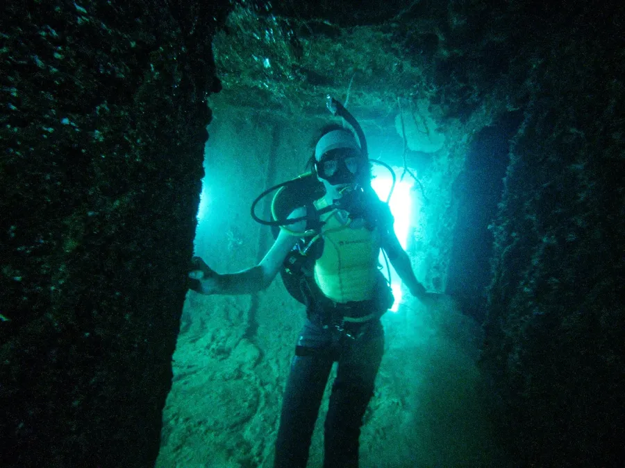 Wreck Dive Million Dollar Point CREDIT VanuatuPocketGuide.com
