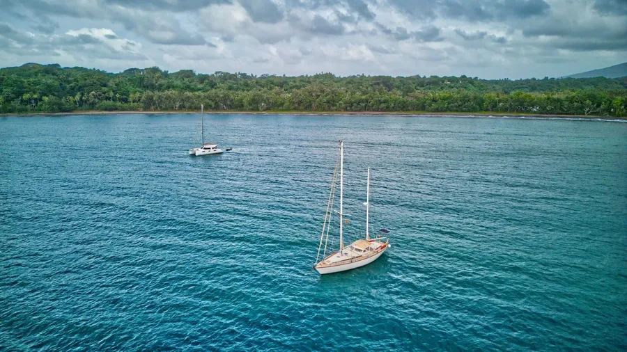 Yacht Sailing Port Resolution (3) CREDIT VanuatuPocketGuide.com