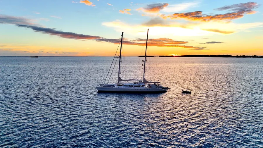 Yacht Sailing Sunset (4) SEB CREDIT MarshallIslandsPocketGuide.com