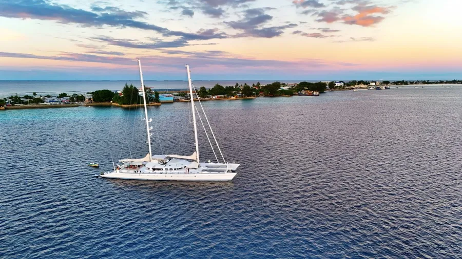 Yacht Sailing Sunset (5) S CREDIT MarshallIslandsPocketGuide.com