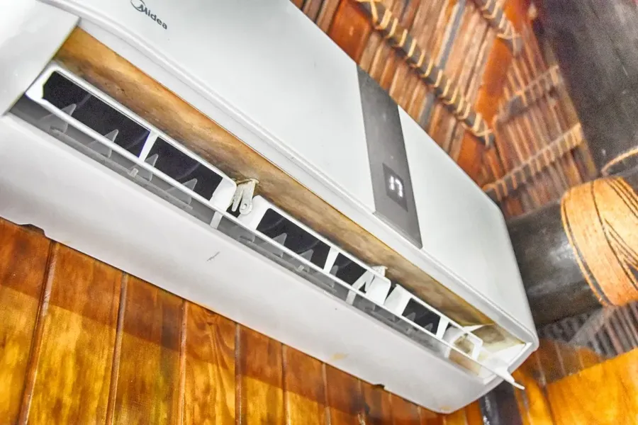 aircon ar conditioning AC close up Le lagoto