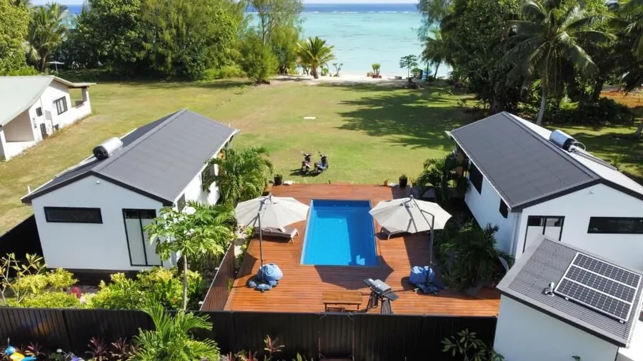 10 Most Romantic Wedding & Honeymoon Resorts on Aitutaki [2023]