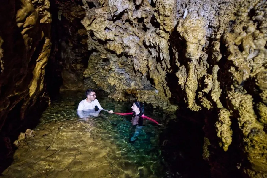 5 Best Caves on Atiu
