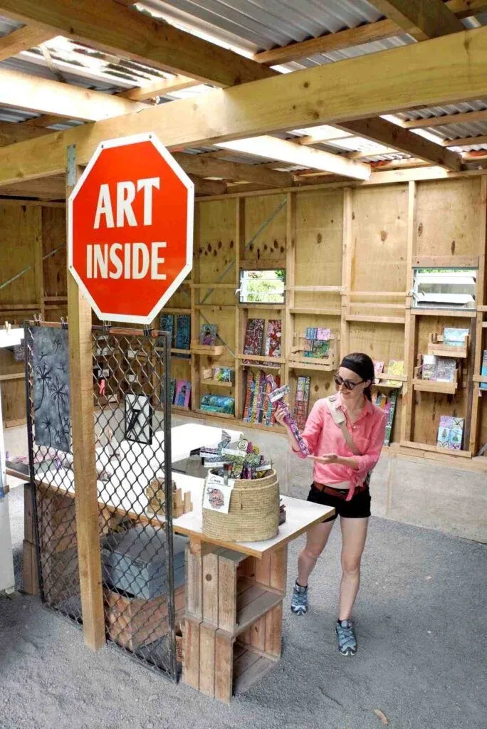 6 Best Art Galleries in Rarotonga & the Cook Islands 🎨 [2025]