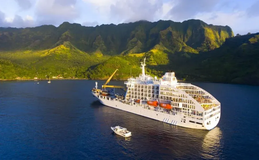 7 Best Cruises That Visit Rarotonga & the Cook Islands ????️ [2023]