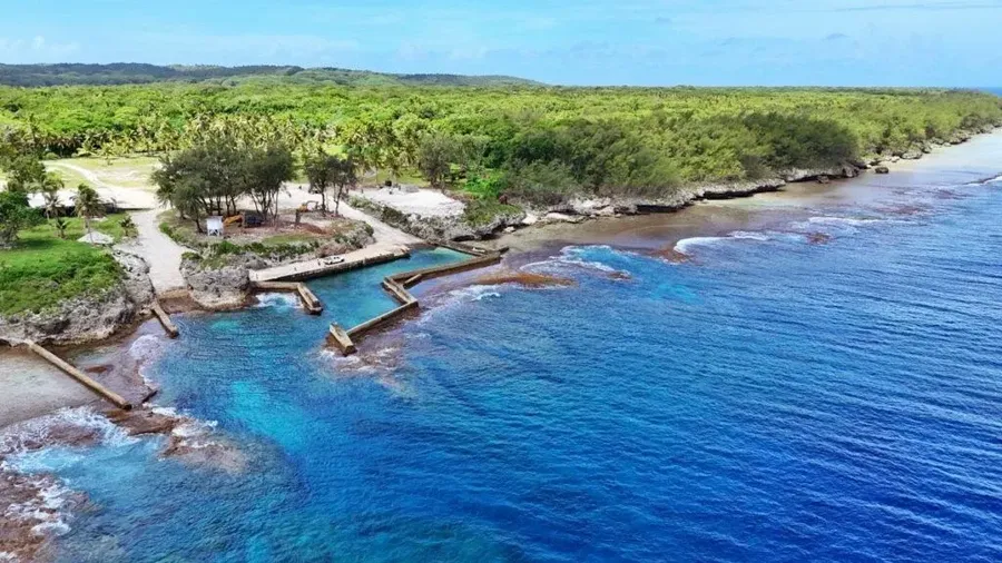 What are the 15 Islands in the Cook Islands?