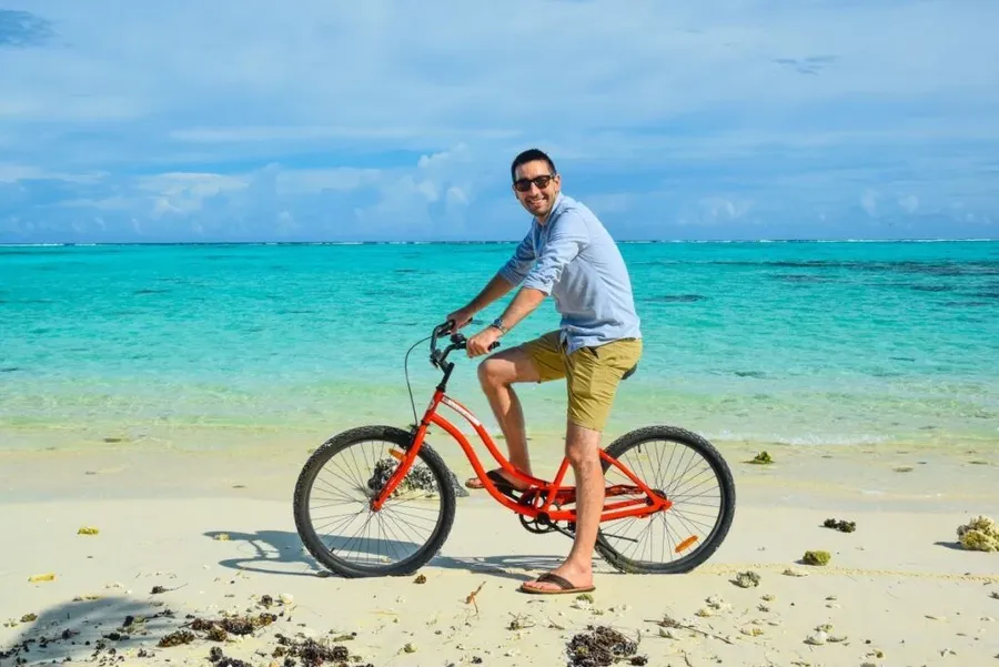 Aitutaki Transport Guide: 10 Ways to Get to (& Around) Aitutaki ✈️