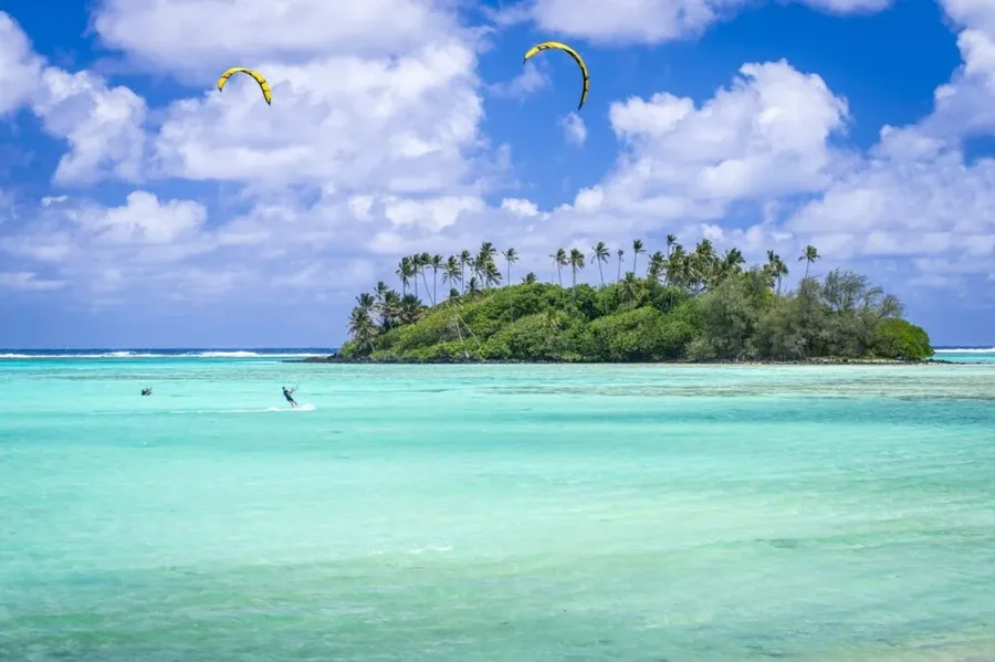 The Guide to Kitesurfing in Rarotonga, Aitutaki & the Cook Islands [2023]