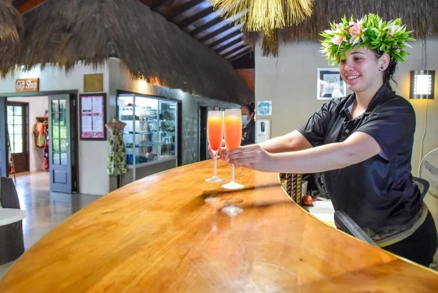 10 Best Wedding Packages in the Cook Islands 🥂 [2025]