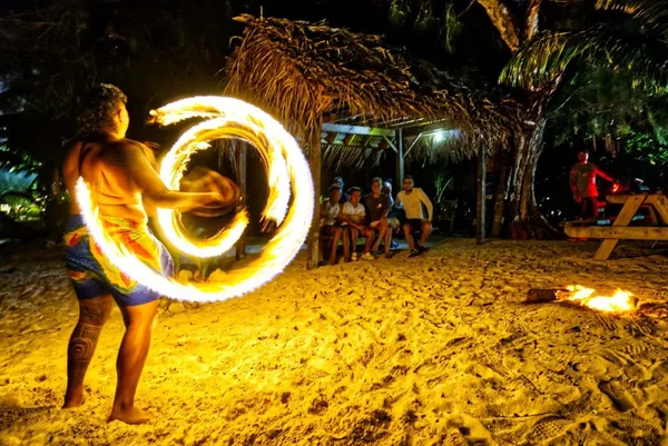 10 Things to Do in Rarotonga & the Cook Islands at Night 🌙