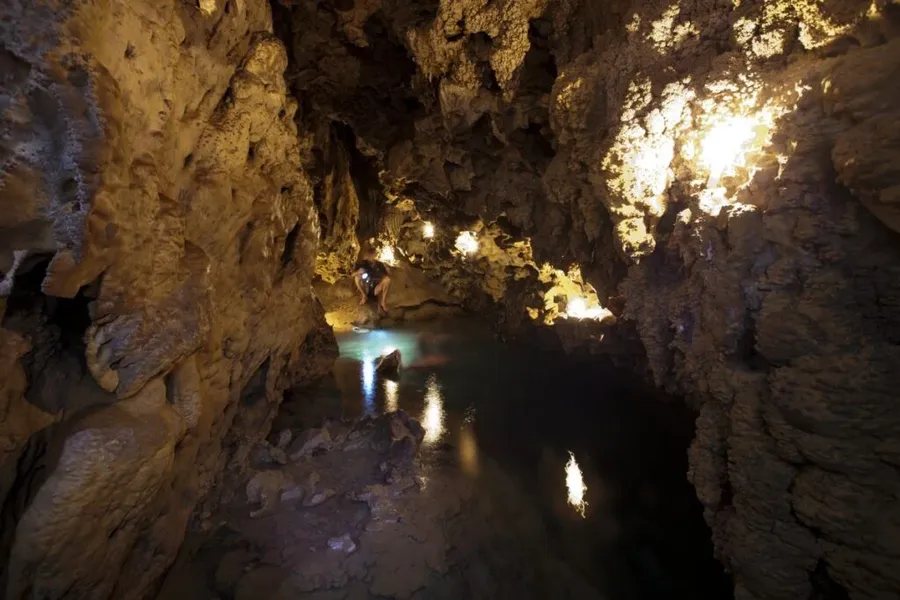 5 Best Caves on Atiu