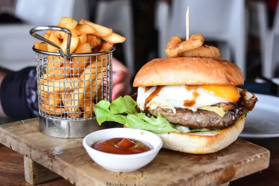 The Best Places to Eat on Rarotonga: 10 Best Restaurants ???? [2023]