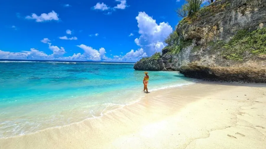 The Food Guide to Mangaia: Places to Eat & Food Tours