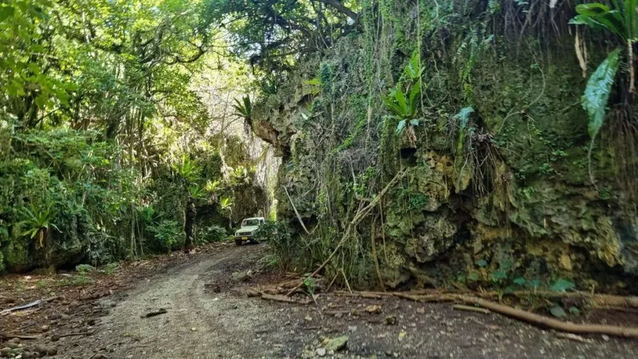 5 Best Walks on Mangaia