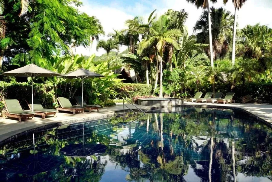 The Adults-Only Travel Guide to Aitutaki