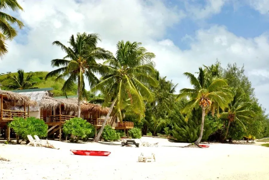 10 Best Resorts on Aitutaki 🌴 [2025]