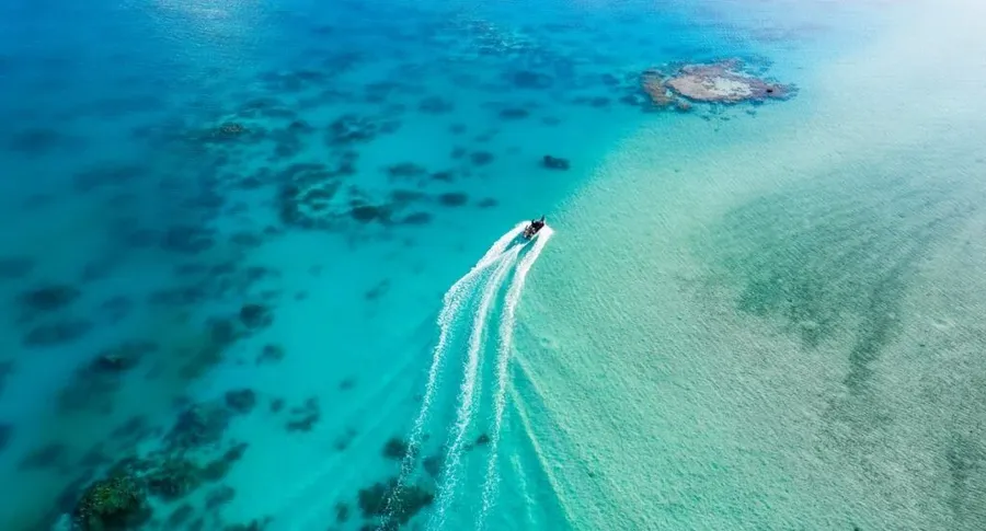 Northern Cook Islands Transport: 9 Ways to Get There & Around