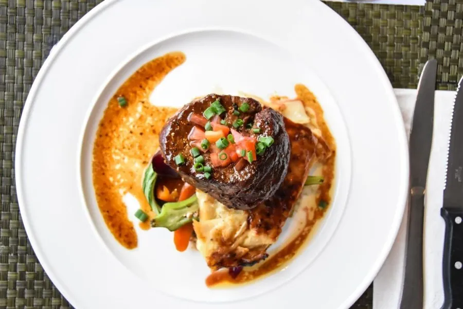 The Best Places to Eat on Rarotonga: 10 Best Restaurants ???? [2023]