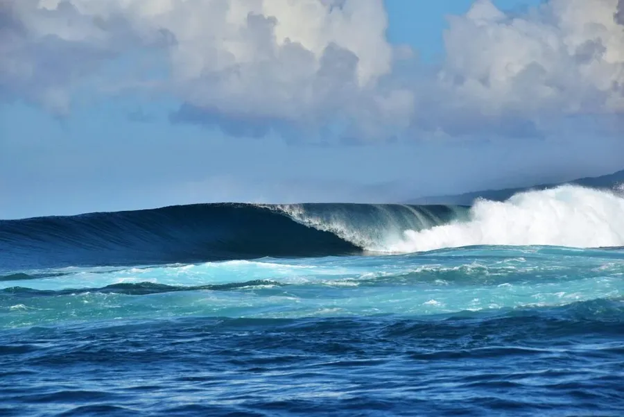 The Ultimate Guide to Surfing in Rarotonga & the Cook Islands [2025]