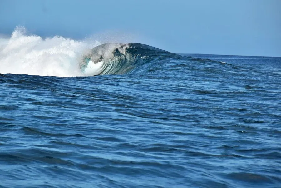 9 Best Places to Surf in Rarotonga & the Cook Islands 🌊