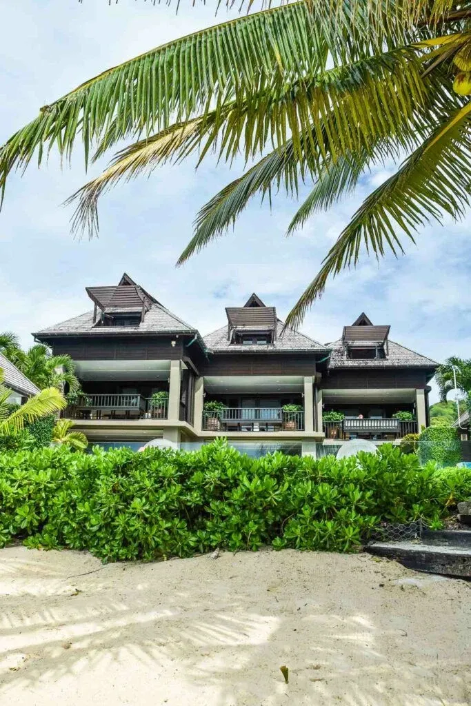 10 Most Romantic Wedding & Honeymoon Resorts on Rarotonga ????