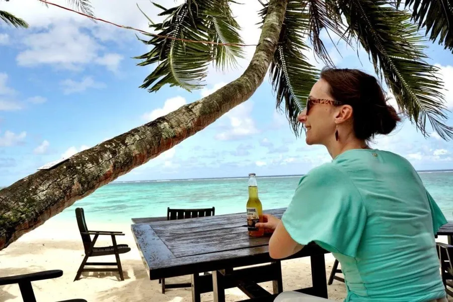The Ultimate Guide to Rarotonga Nightlife + Happy Hour List 🍸 [2025]