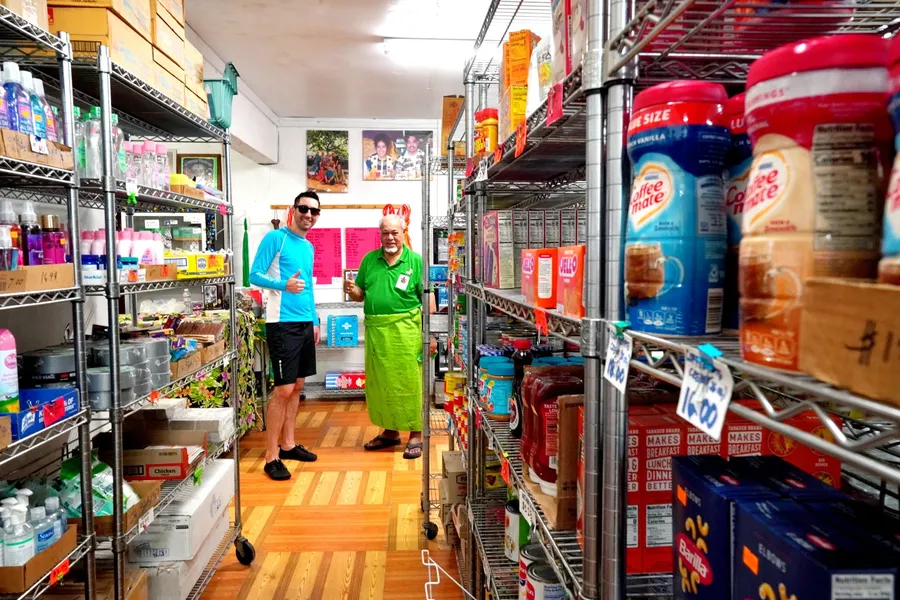 mati store olosega Supermarket Groceries (2) CREDIT AmericanSamoaPocketGuide.com