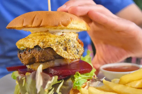 The Guide to the Best Eats & Restaurants in Alofi