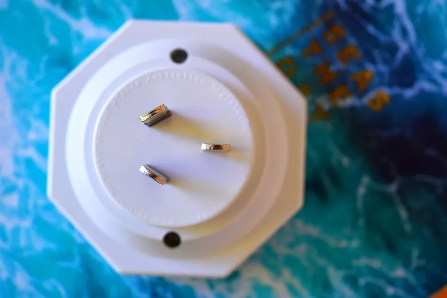 5 Best Travel Adapters for Niue