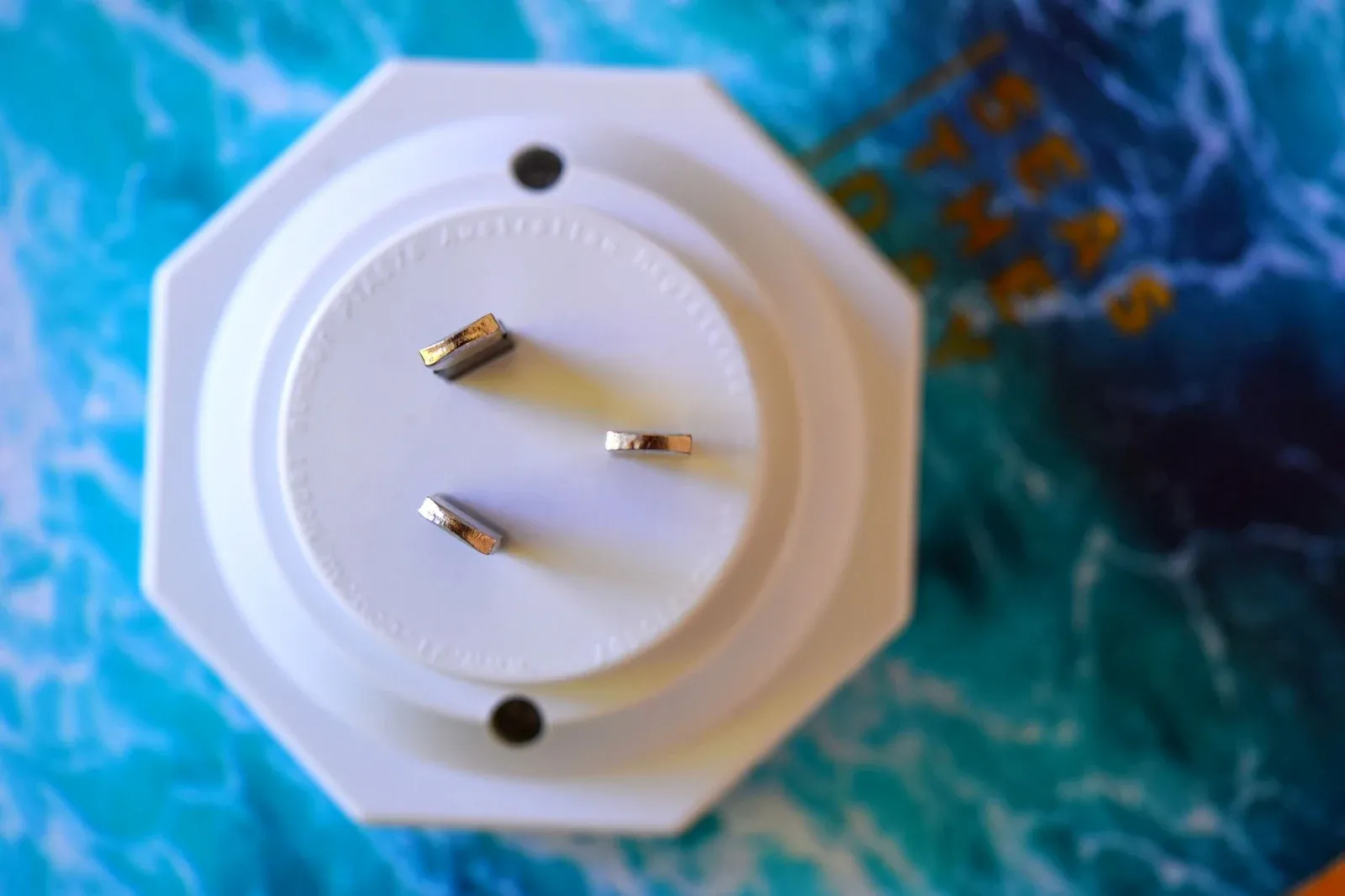 5 Best Travel Adapters for Niue