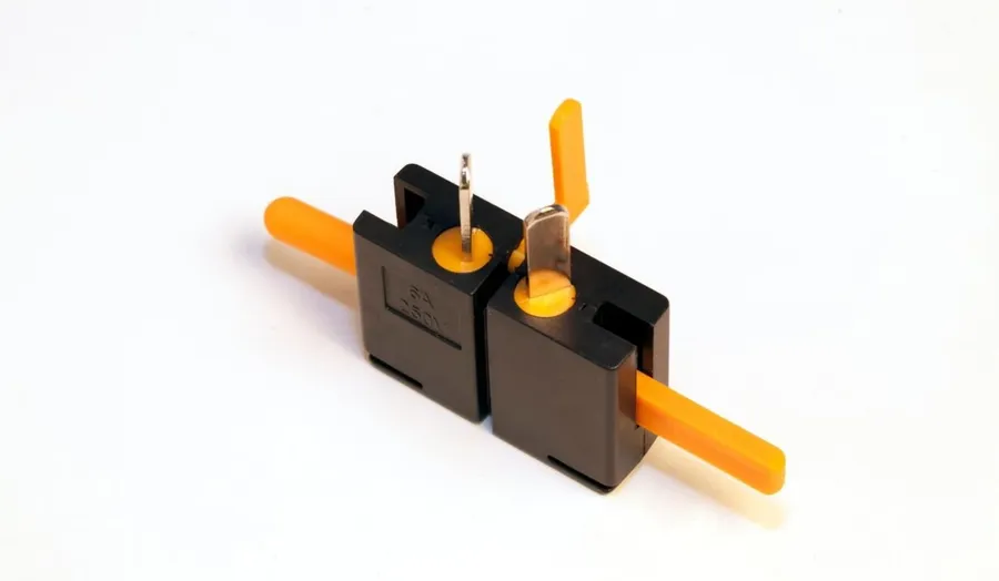 5 Best Travel Adapters for Niue