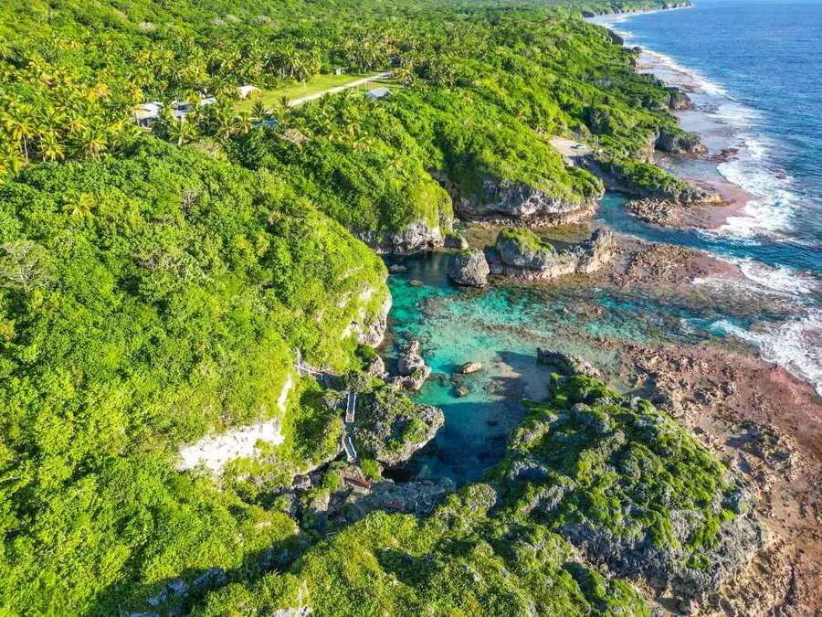 Niue Weather in August