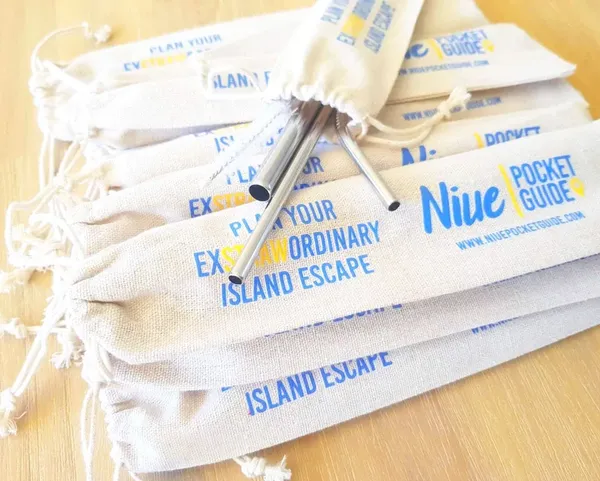 Niue Straws 4