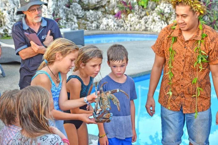 10 Essential Tips for Travelling to Niue With Children