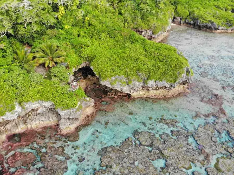 6 Best Sea Tracks in Alofi