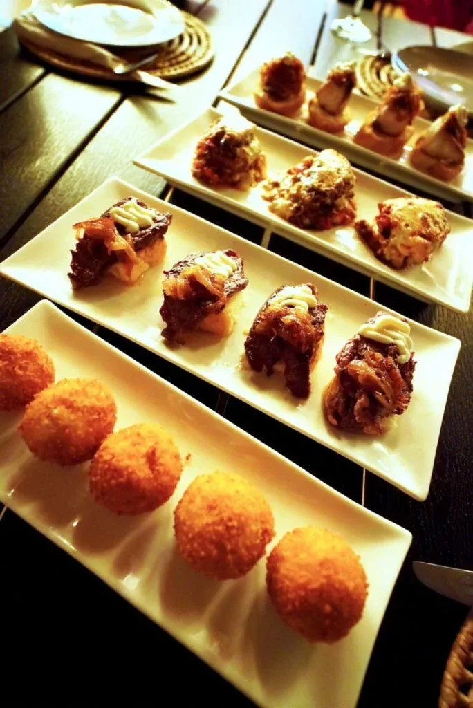 The Food Guide to Vava'u: Places to Eat & Food Tours