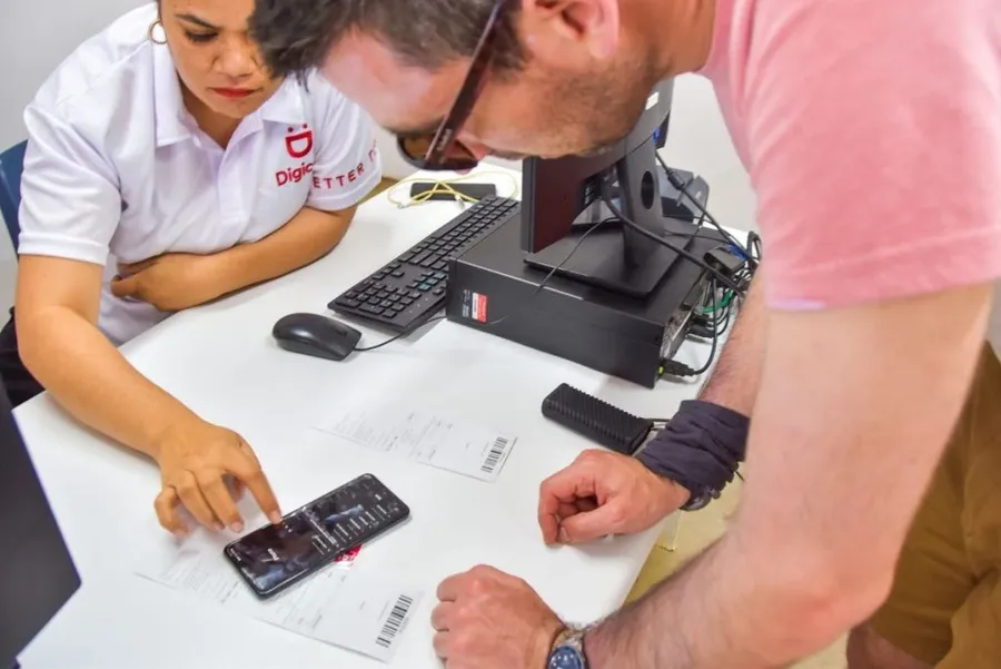 What Are the Tonga Phone Networks?