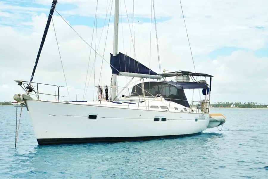 Yacht Sailing 1 CREDIT TongaPocketGuide.com  1024x684