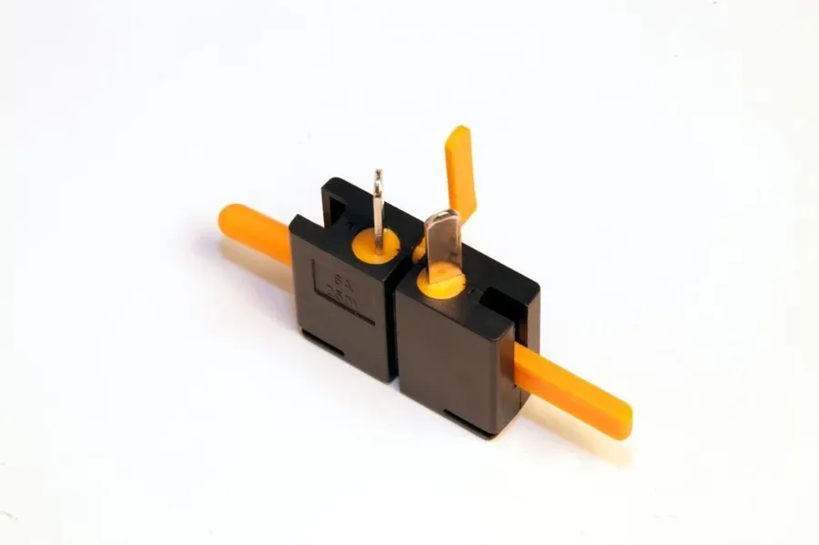 8 Best Travel Adapters for Tonga